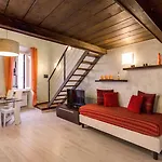 Tritone House 4*