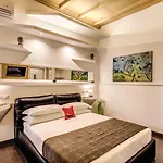 Гостевой дом Tritone House 4*