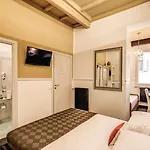 Tritone House Гостевой дом 4*