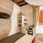 Tritone House 4* Рим