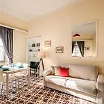 Tritone House Гостевой дом