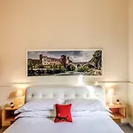 Tritone House Рим