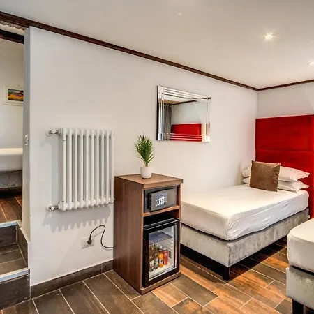 Tritone House 4* Rome