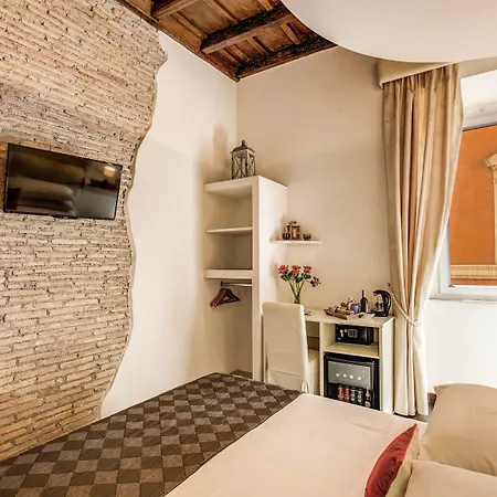 Tritone House 4* Roma