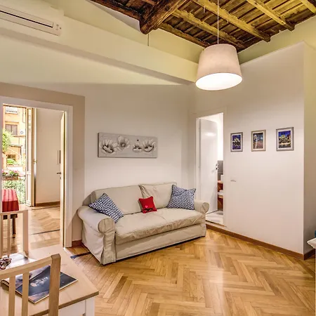 Tritone House 4*